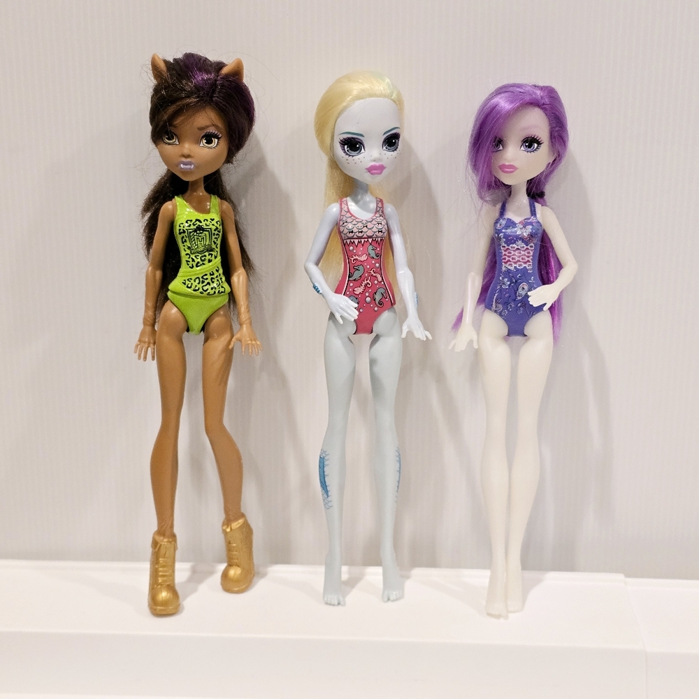 Monster High Swimsuit Doll Set